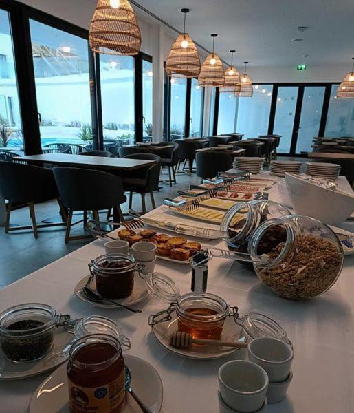 Ponta Delgada Pero Teive Bay Apartments Hotel מראה חיצוני תמונה